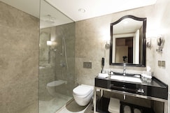 DoubleTree by Hilton Hotel Izmir Airport, Konak